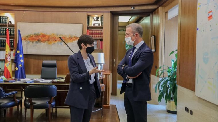 Isabel Rodríguez se reúne con Ander Gil para abordar el papel relevante del Senado