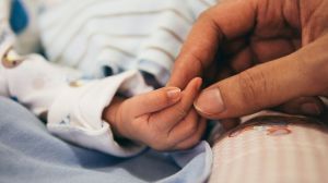 La Seguridad Social ha tramitado 236.112 permisos por nacimiento y cuidado de menor en el primer semestre del año