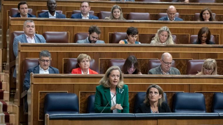 Calviño al PP: 'Ya se ha visto en Reino Unido el resultado de las políticas económicas que ustedes quieren poner en marcha'