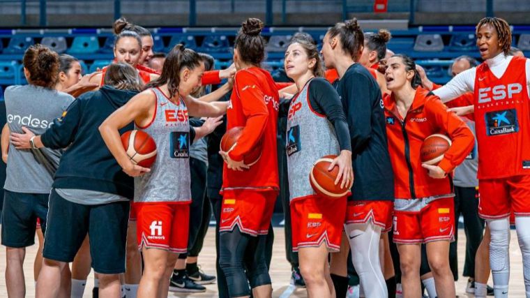 La lucha por el pasaporte al Eurobasket Femenino comienza ante Islandia