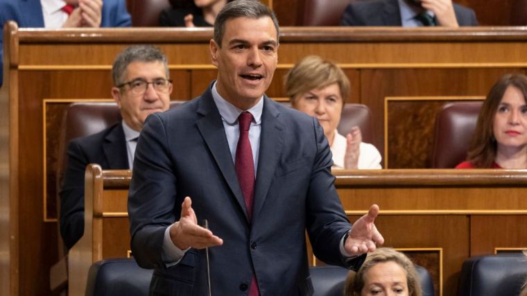 Sánchez al PP: 'Gobernamos para la gente de a pie, mientras que ustedes defienden a las élites'