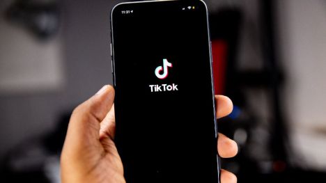 Condenado a un año de prisión el hombre que abofeteó a su esposa en un directo de TikTok