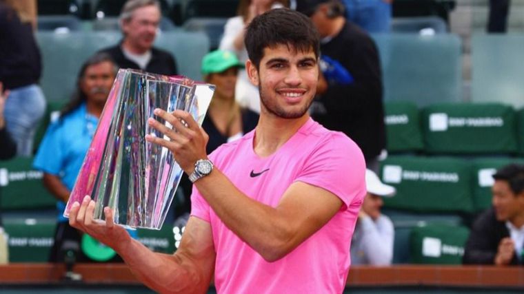 Alcaraz conquista el paraíso en Indian Wells y recupera el Nº 1 mundial