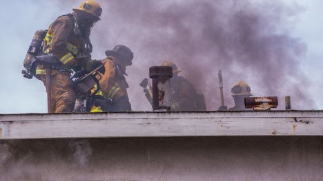 Nueve años y once meses años de prisión por incendiar el piso de su pareja tras una discusión