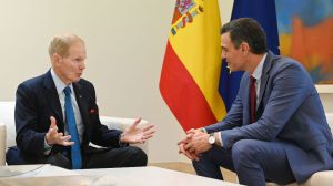 Sánchez firma con el administrador de la NASA la adhesión de España al programa Artemis