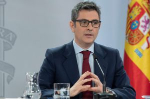 Bolaños cuestiona a Feijóo por rechazar los debates propuestos por Sánchez