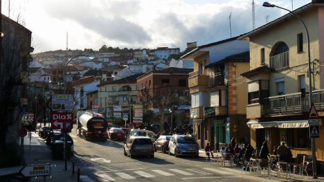 Prisión provisional por apuñalar a un joven en Madrigal de la Vera