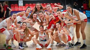 77-62: España ya está en cuartos aprendiendo a sufrir