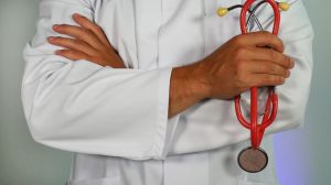 Sanidad amplía el plazo para la homologación de títulos de médicos extracomunitarios
