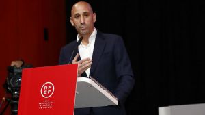 Luis Rubiales dimite... de aquella manera