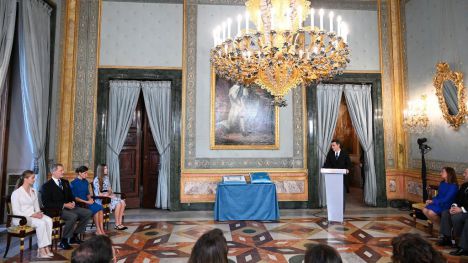 Sánchez asiste a la imposición del Collar de la Real Orden Española de Carlos III a la princesa de Asturias