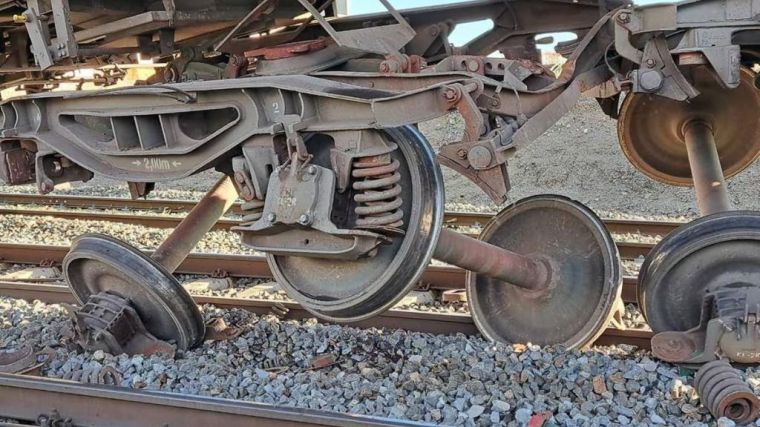 Interceptada una línea de tren en Arévalo (Ávila) por el descarrilamiento de ocho vagones