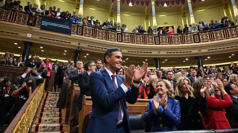 Pedro Sánchez, investido presidente del Gobierno por mayoría absoluta