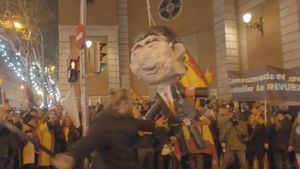 El PSOE denuncia el apaleamiento del muñeco de Pedro Sánchez ante la Fiscalía