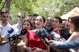 Arrimadas sobre el PSOE: “Siempre que pueden pactan con los que quieren romper España”