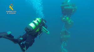 La Guardia Civil interviene más de una tonelada de hachís fondeados en el mar en la costa de Almería