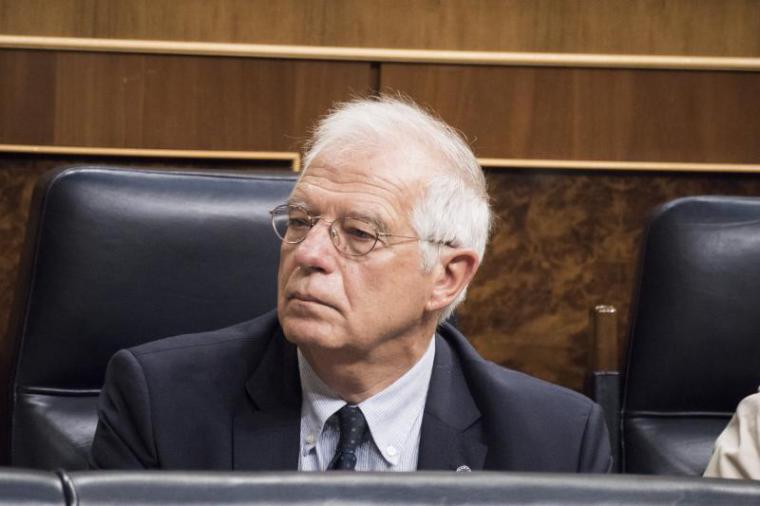 Borrell renuncia por sorpresa a su acta de eurodiputado