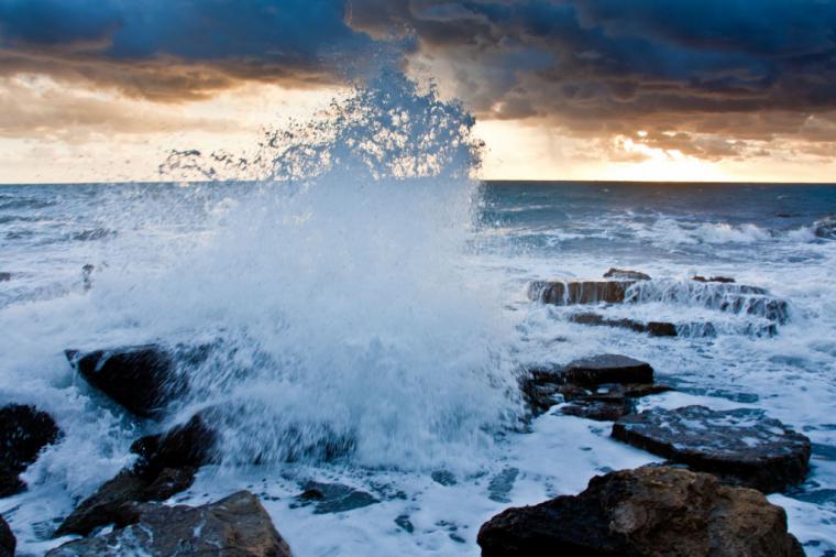 Protección Civil y Emergencias alerta por temporal marítimo en las costas del norte peninsular y vientos fuertes en las islas Canarias y noreste peninsular
