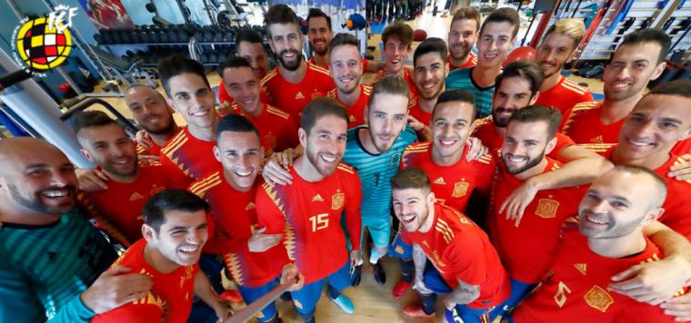 La selección posa con la camiseta 'republicana'