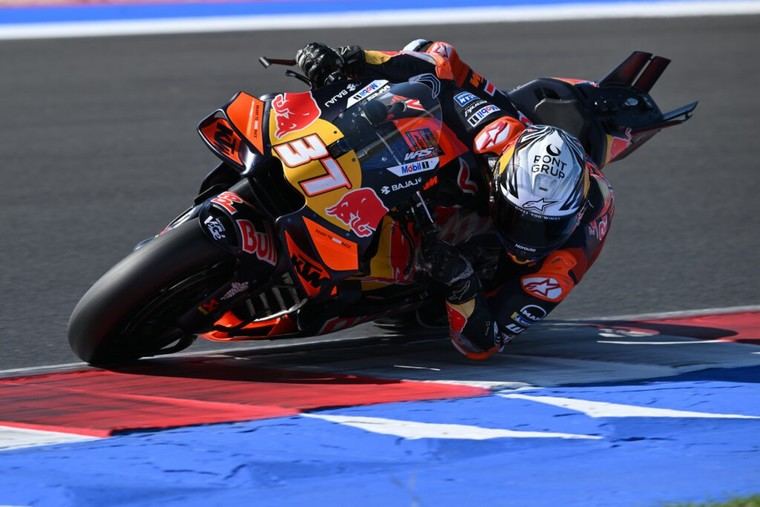 Acosta lidera el Test y Yamaha capta todas las miradas