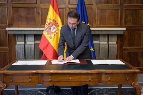 Albares promueve el arbitraje internacional en español con nuevo protocolo