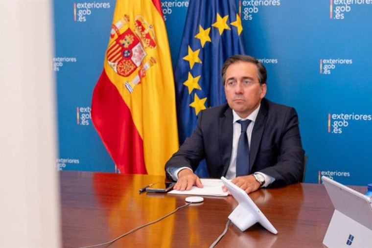 Albares refuerza el apoyo de España a Ucrania en negociaciones de paz