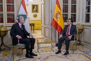 Albares reafirma el compromiso de España con la estabilidad del Líbano en reunión con su homólogo