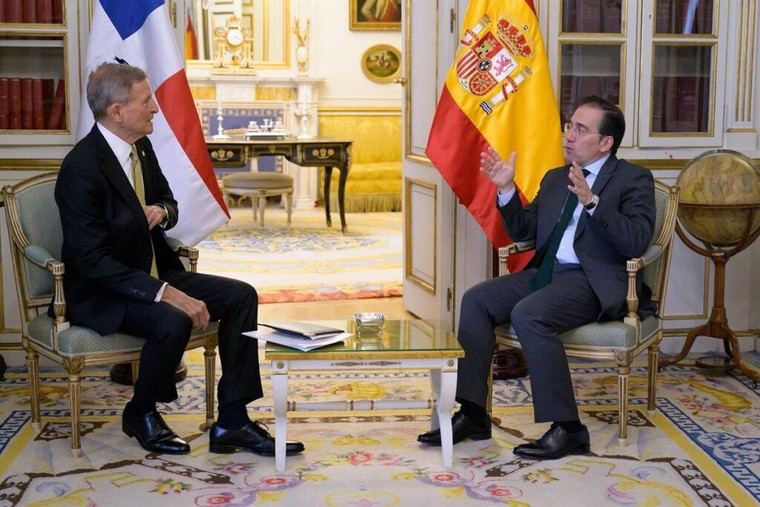 Albares y su homólogo dominicano discuten relaciones bilaterales en Madrid