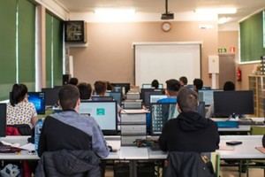 Abren solicitudes para becas del curso 2025-2026 hasta el 14 de mayo
