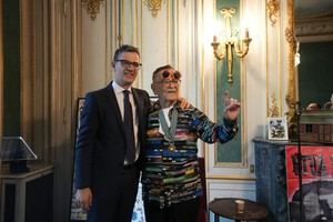 Bolaños entrega insignia de Comendador a Fernando Arrabal en ceremonia especial