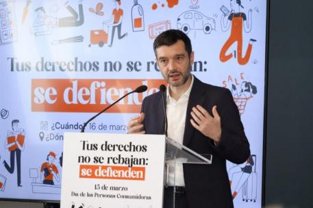 Bustinduy propone medidas para proteger a los consumidores ante la crisis económica por la guerra