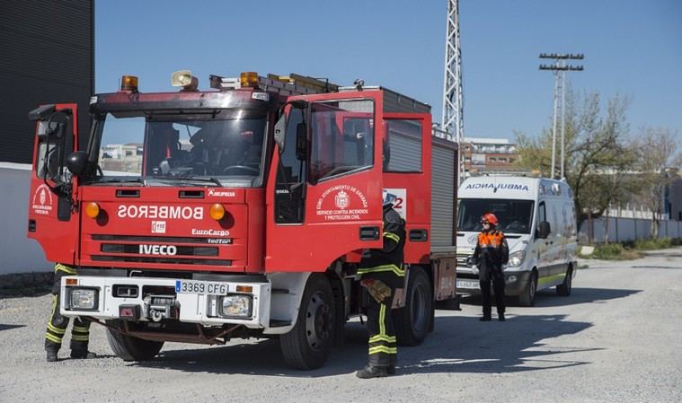Cinco personas hospitalizadas por inhalación de humo en incendio en Churriana de la Vega