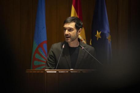 Homenaje a las víctimas del genocidio gitano en la Segunda Guerra Mundial