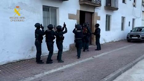 Desmantelada una red que falsificaba permisos de residencia y trabajo en Navarra