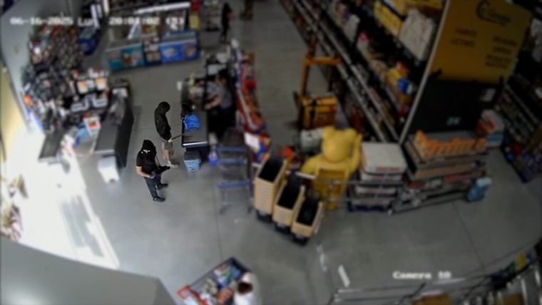 Desmantelada banda que asaltaba supermercados en Málaga con armas simuladas