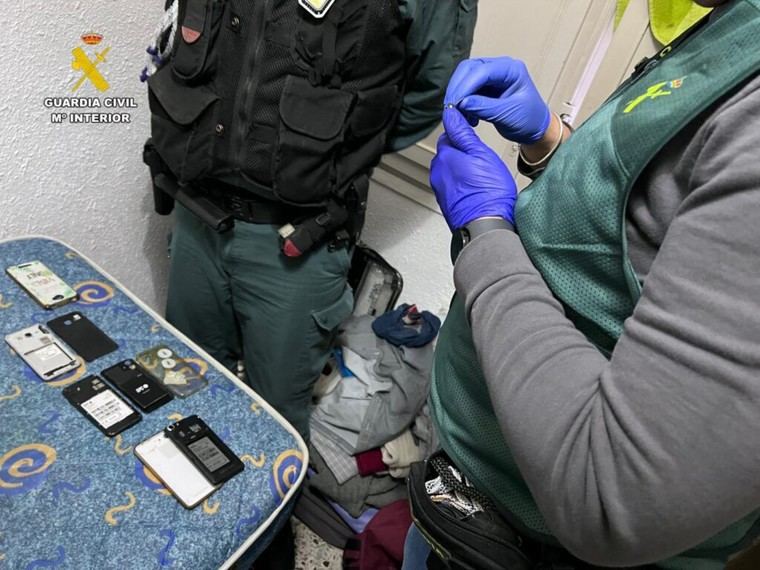 Desmantelan red de estafas que defraudó casi 1,6 millones de euros en España