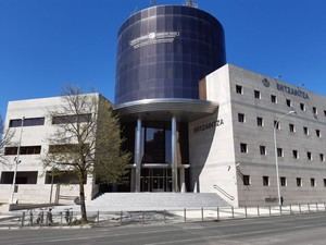 Joven arrestado en Vitoria-Gasteiz tras agredir a policías con un cinturón