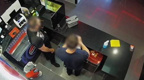 Detenido un hombre por un robo violento en un salón de juegos en Granada