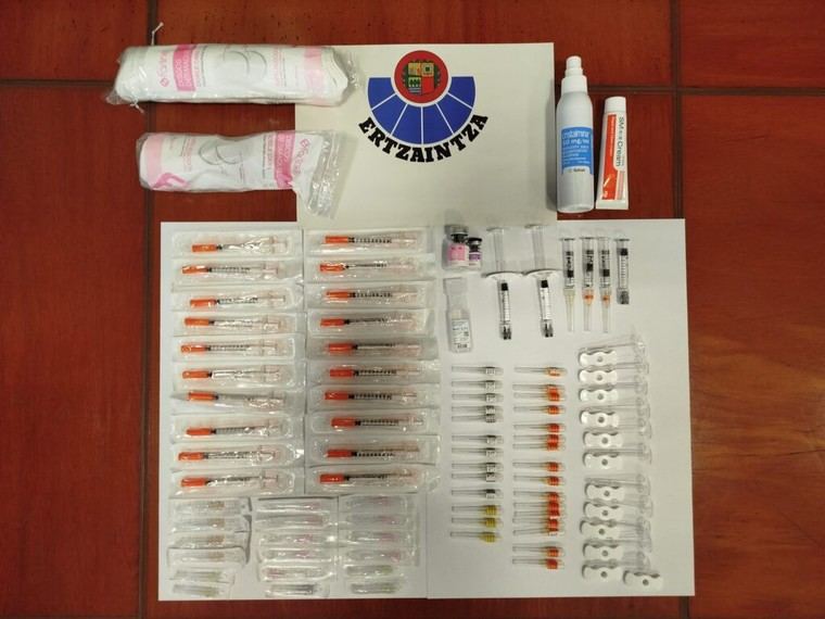 Tres personas detenidas por realizar tratamientos estéticos ilegales en Bilbao