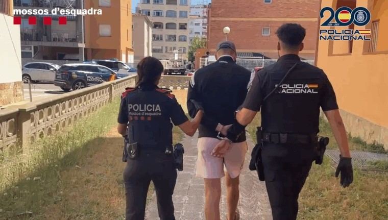 Detenido un hacker en Roses por múltiples ciberataques