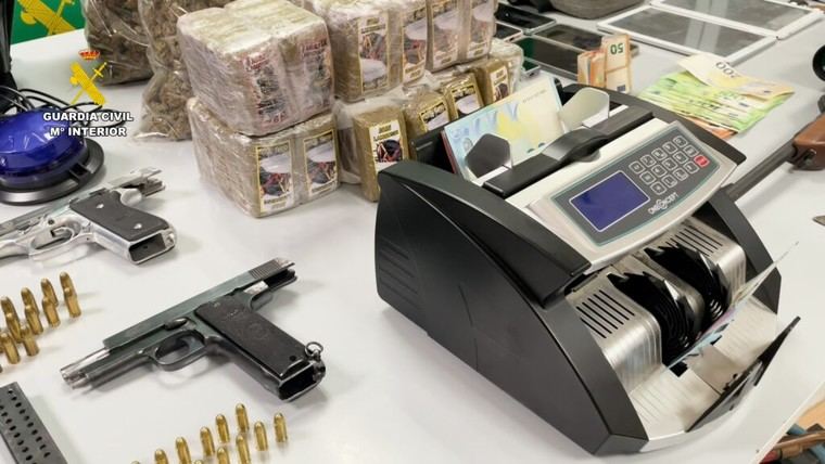 Detenidos dos hombres armados por múltiples robos en viviendas y vehículos en varias provincias