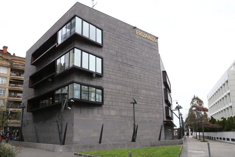 Detienen a dos hombres en Donostia por intento de robo en furgoneta