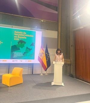 El 40% de las madres abandona su trabajo para cuidar, frente al 26% de los padres, lo que genera estrés y malestar psicológico