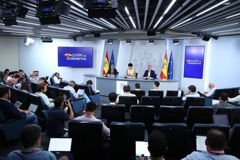 El Gobierno establece derechos de emisión gratuitos para la industria en 2026-2030