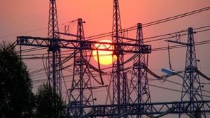 Gobierno refuerza la red eléctrica para integrar más energías renovables