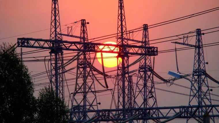 Gobierno refuerza la red eléctrica para integrar más energías renovables