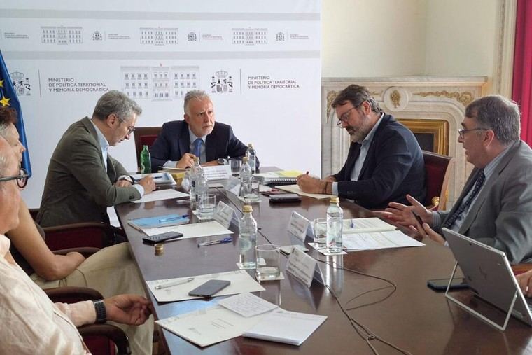 Gobierno español finaliza reubicación de menores migrantes no acompañados