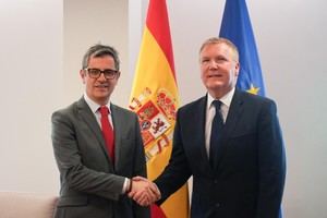Bolaños y McGrath evalúan avances de España en el Estado de Derecho