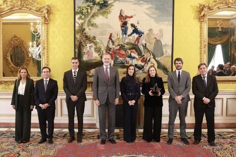Sánchez destaca la importancia del español en reunión del Instituto Cervantes con los reyes