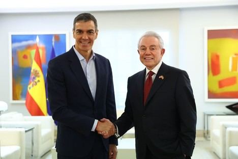 Sánchez se encuentra con el embajador de EE. UU. en España
